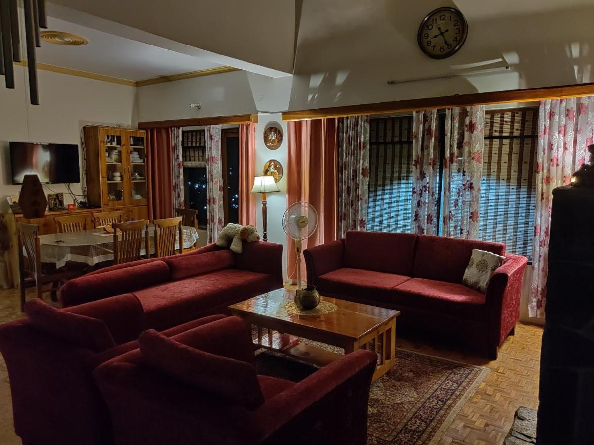 Aashirwad Homestay Kulu Zewnętrze zdjęcie