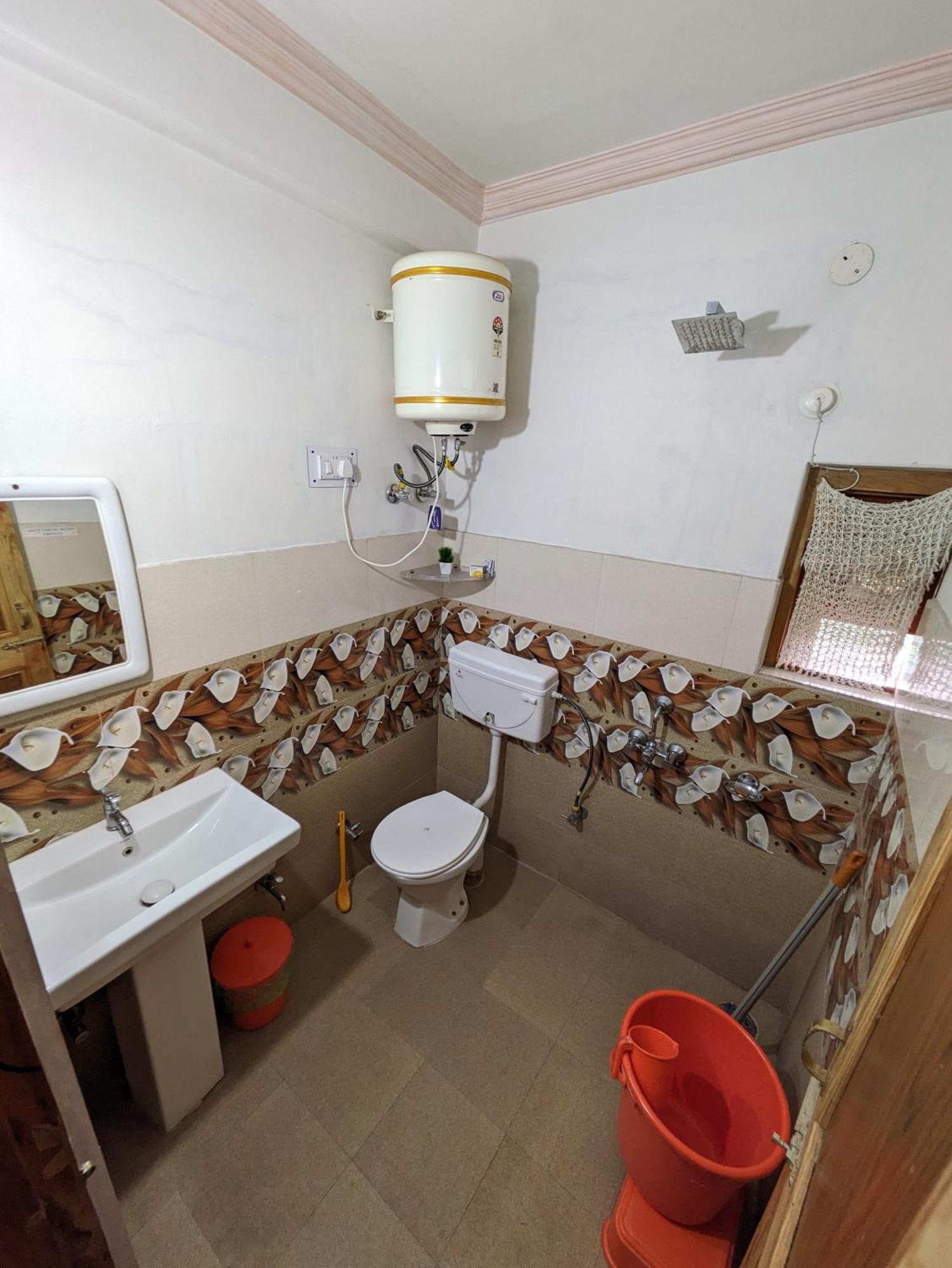 Aashirwad Homestay Kulu Zewnętrze zdjęcie
